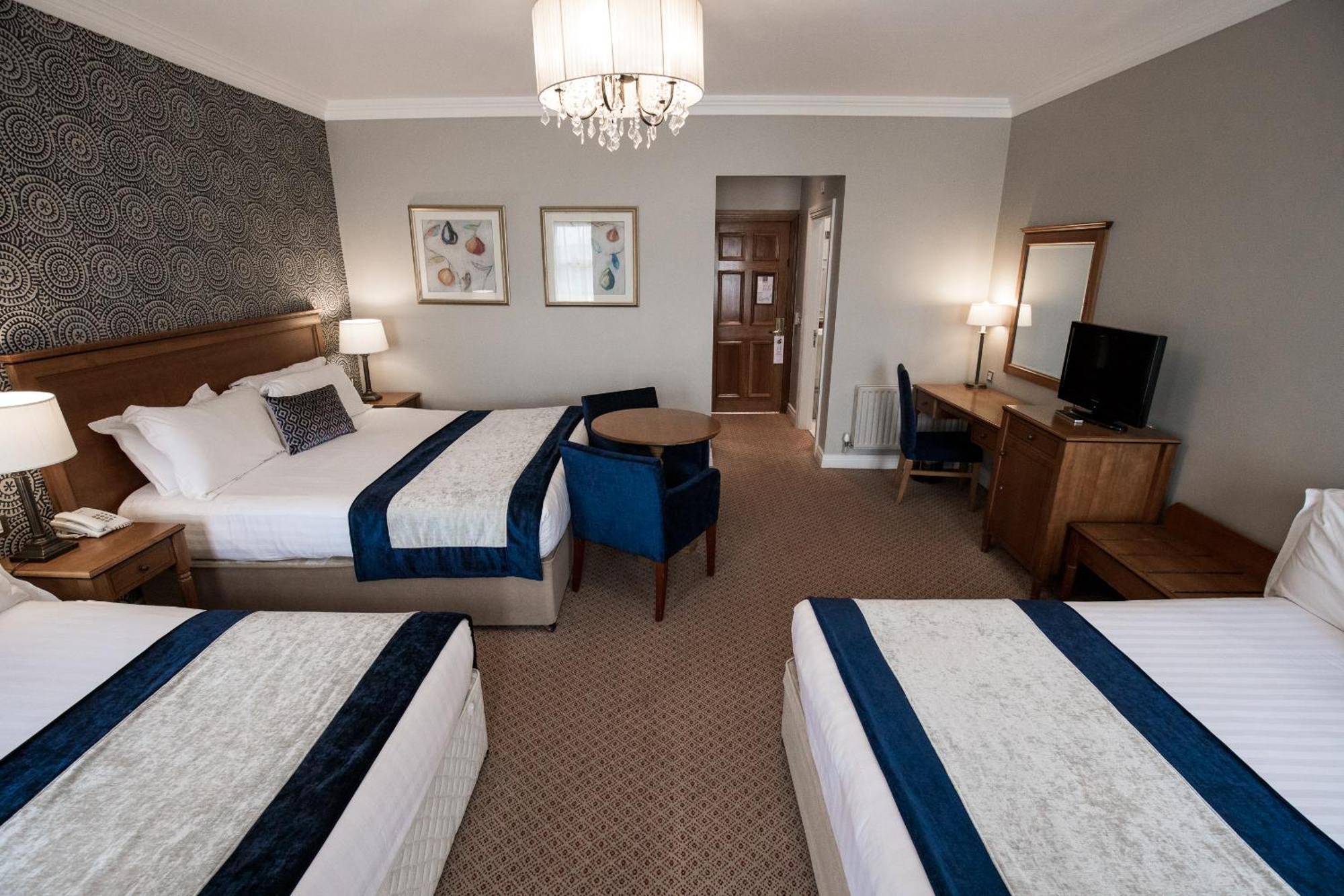 Clanard Court Hotel Athy Exterior photo